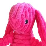 Málna szinű plüss nyuszi kutyajáték