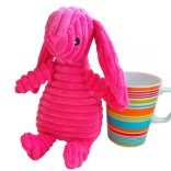 Málna szinű plüss nyuszi kutyajáték