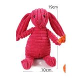 Málna szinű plüss nyuszi kutyajáték